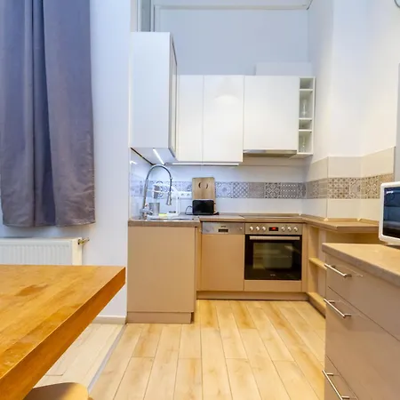 Cosy Queen Erzsebet *