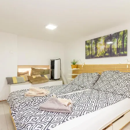 Cosy Queen Erzsebet *