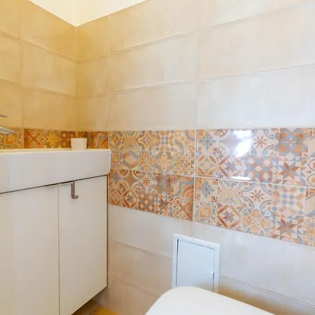 Cosy Queen Erzsebet *